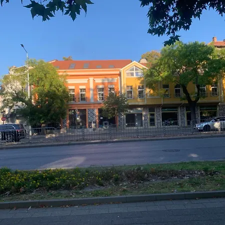 Center The Quiet Luxury 5 アパート