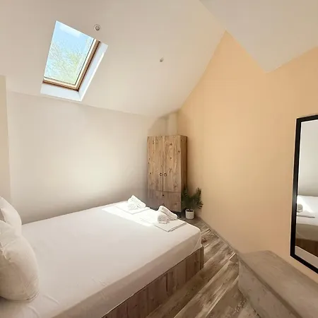 The Quiet Luxury Daire *