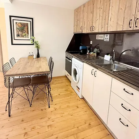 The Quiet Luxury Apartament *